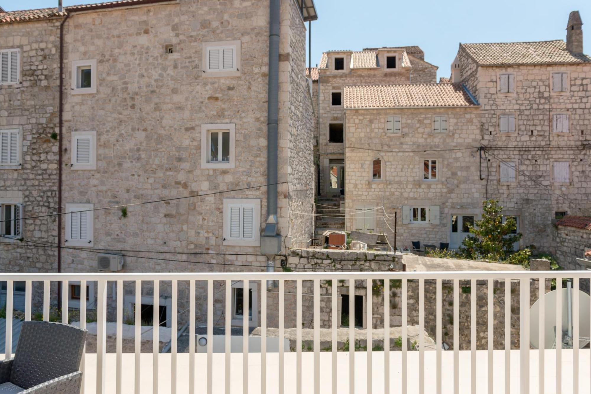 Tudor 1 Apartman Hvar Town