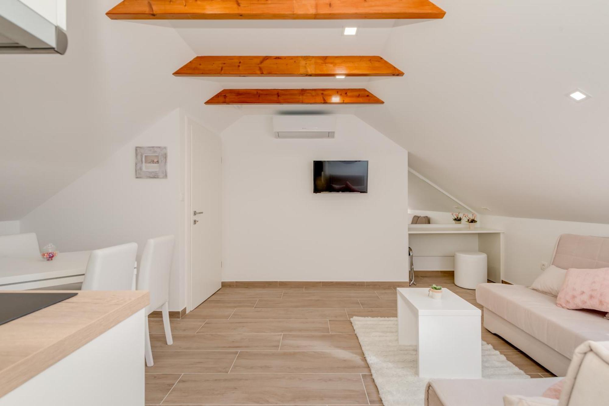 Tudor 1 Apartman