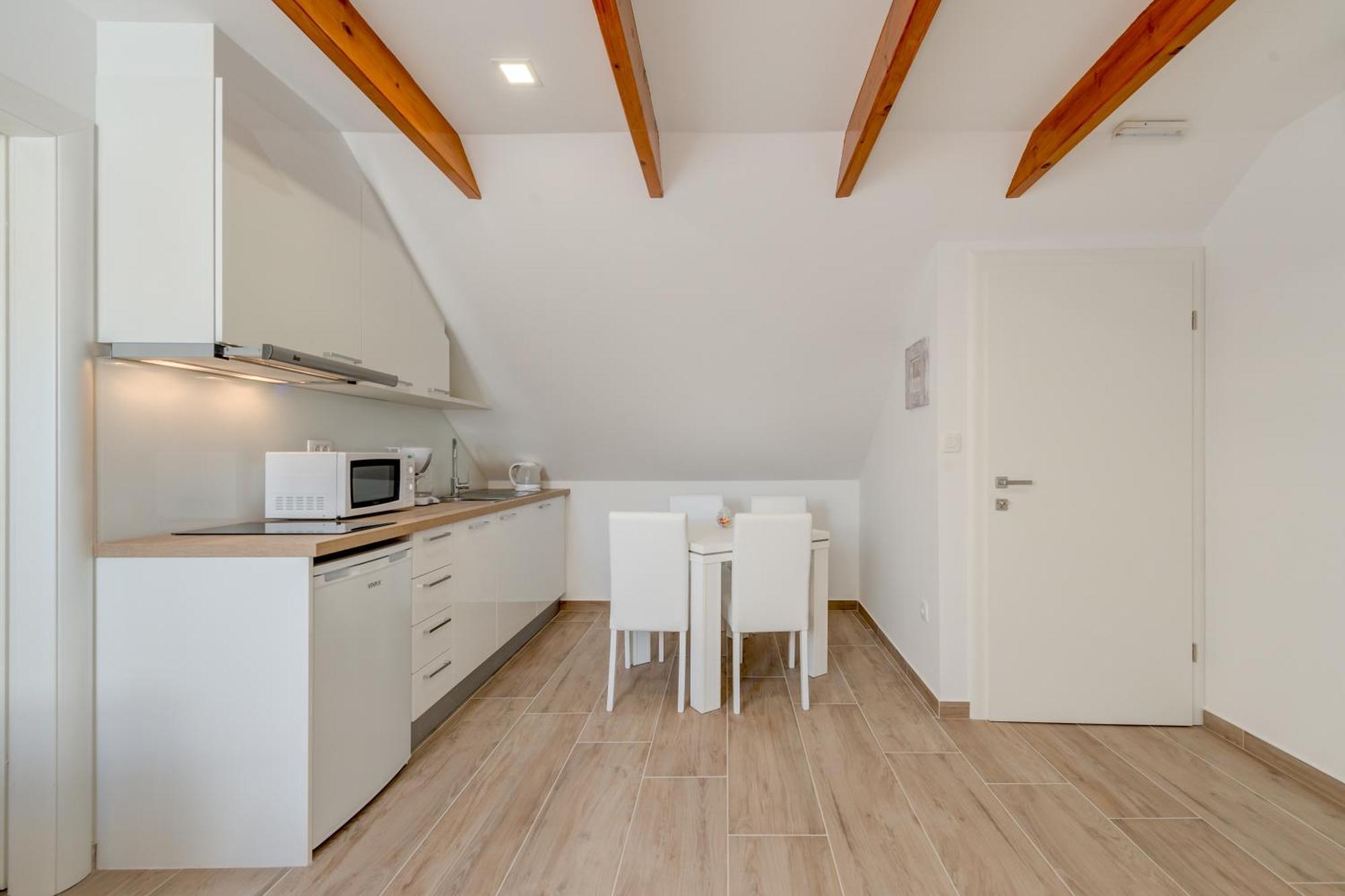Apartman Tudor 1