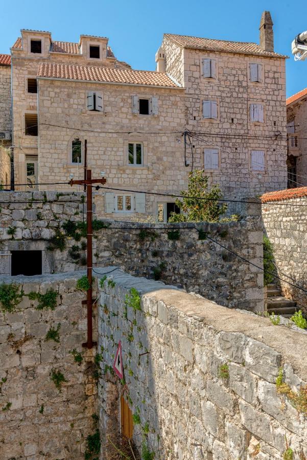 Tudor 1 Hvar Town